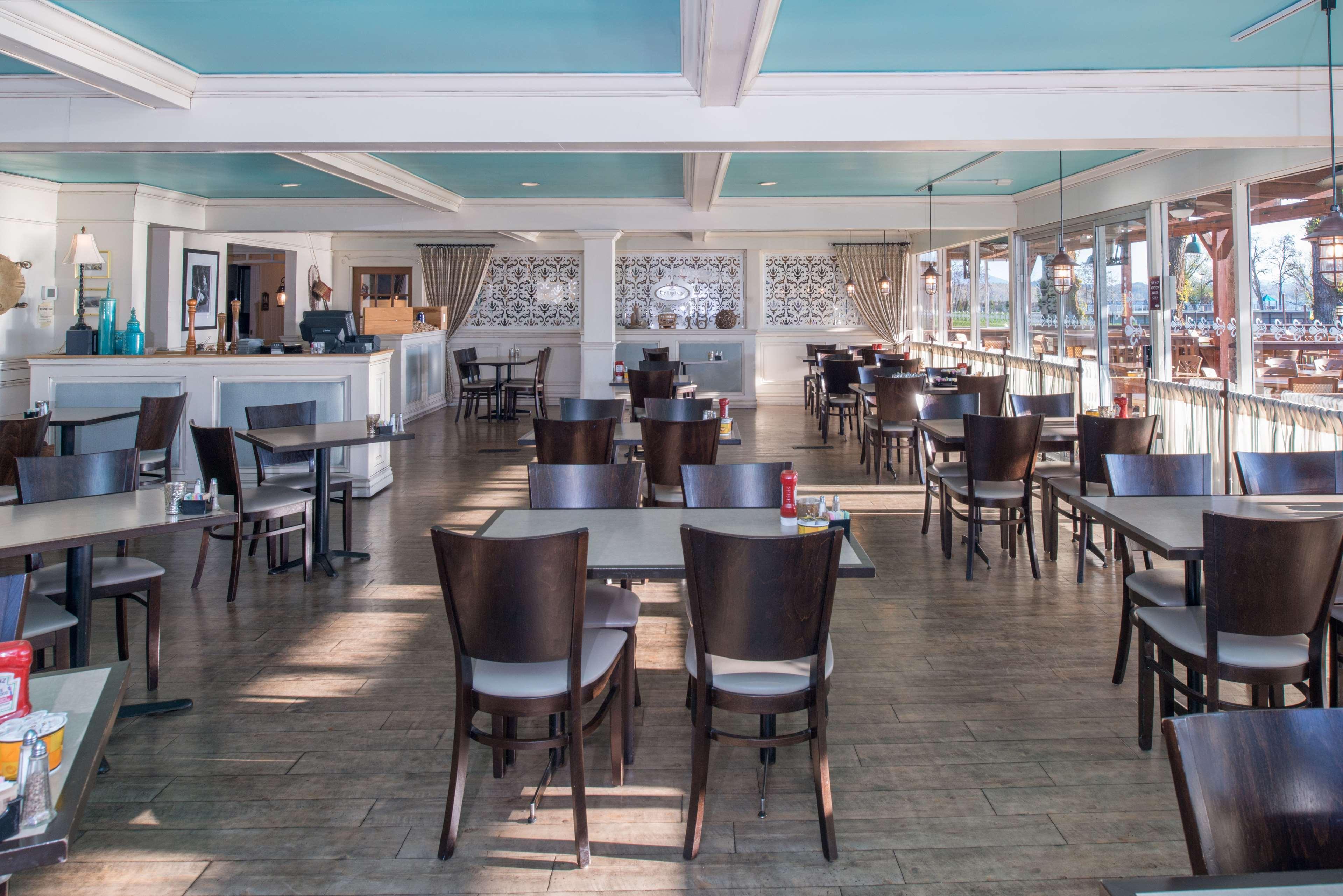 Best Western Edgewater Resort Sandpoint Exterior photo
